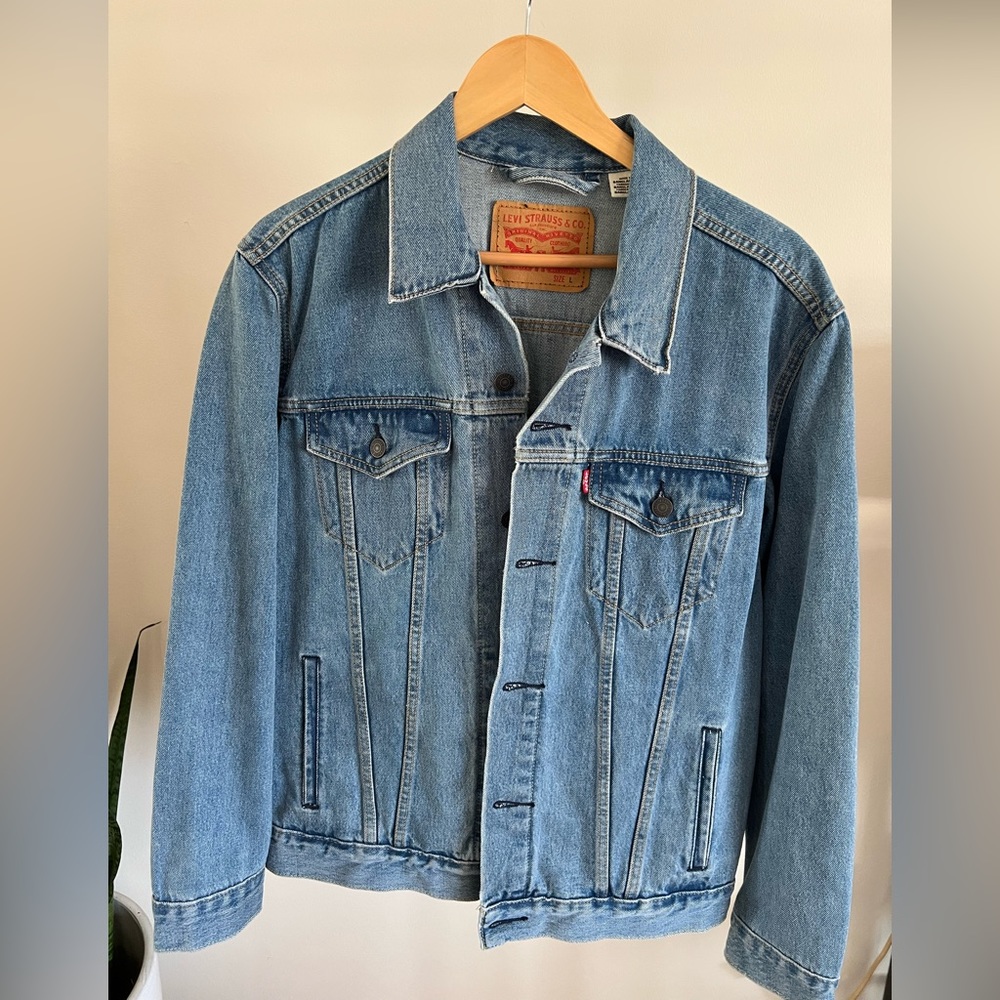 Levi Trucker Jacket